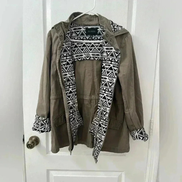 Blu Pepper Jacket (Size L) - Picture 1 of 12